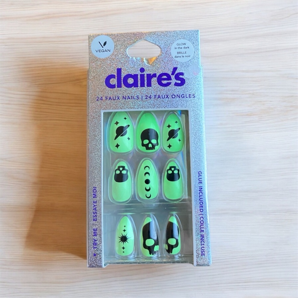 NEW Claire's Vegan 24 Faux Nails Green Black Space Skeleton Design Glow